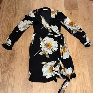 Lark & Ro Black Floral Long Sleeve Dress